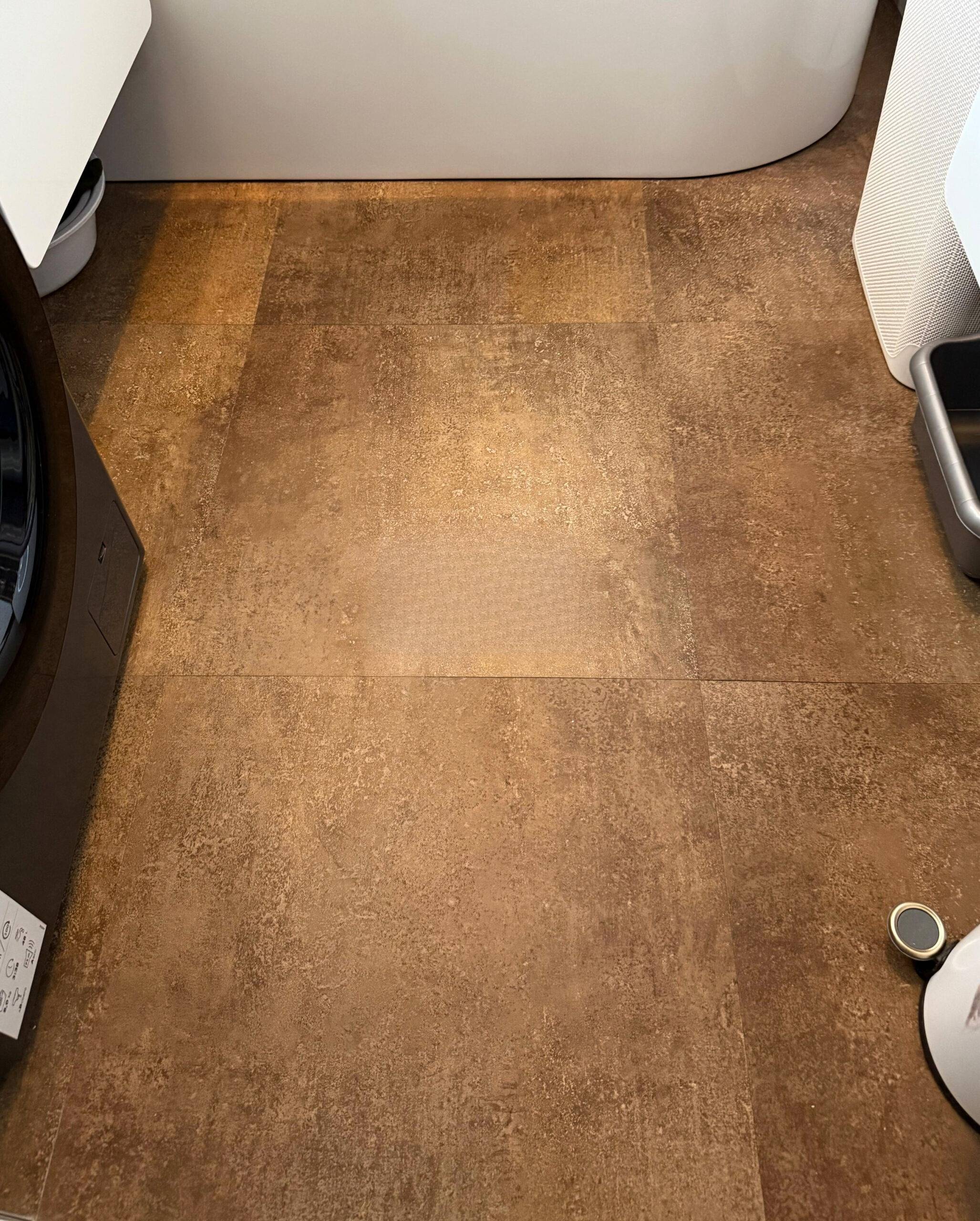 Panel SPC Copper Stone 60x60x0,5 cm – panel SPC do wykończenia ściany w łazience