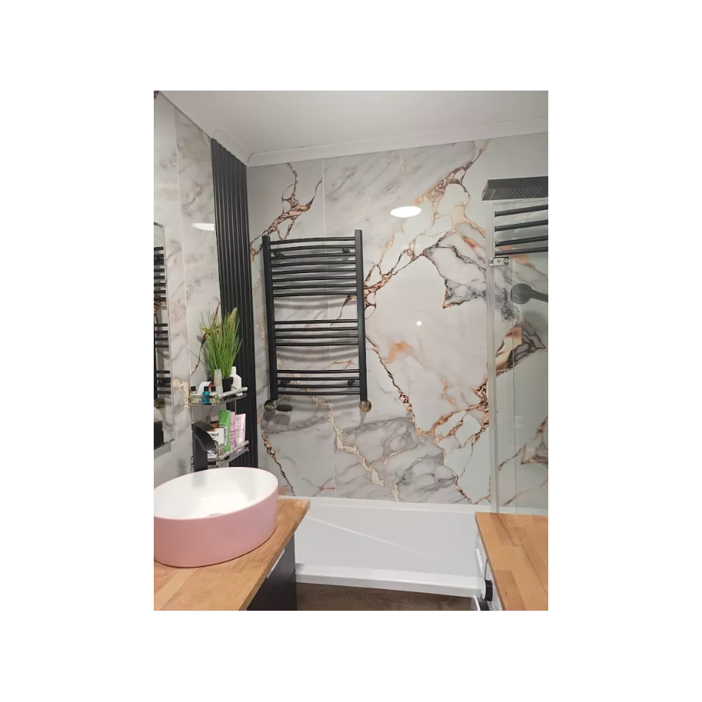 Płyta PVC Biało Złoty Marmur Połysk 280×122 cm – płyta ścienna PVC do szybkiego remontu łazienki