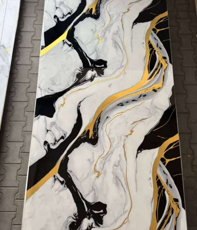 black-gold-flow-polysk-280-cm-x-122-cm (1) – aranżacja łazienki i szybka metamorfoza wnętrza