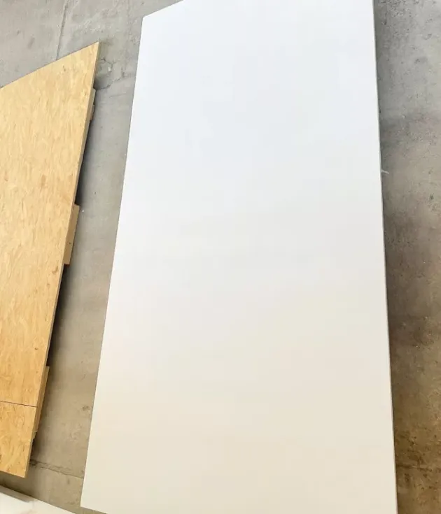 czysta-biel-mat-280-cm-x-122-cm (1) – aranżacja łazienki i szybka metamorfoza wnętrza