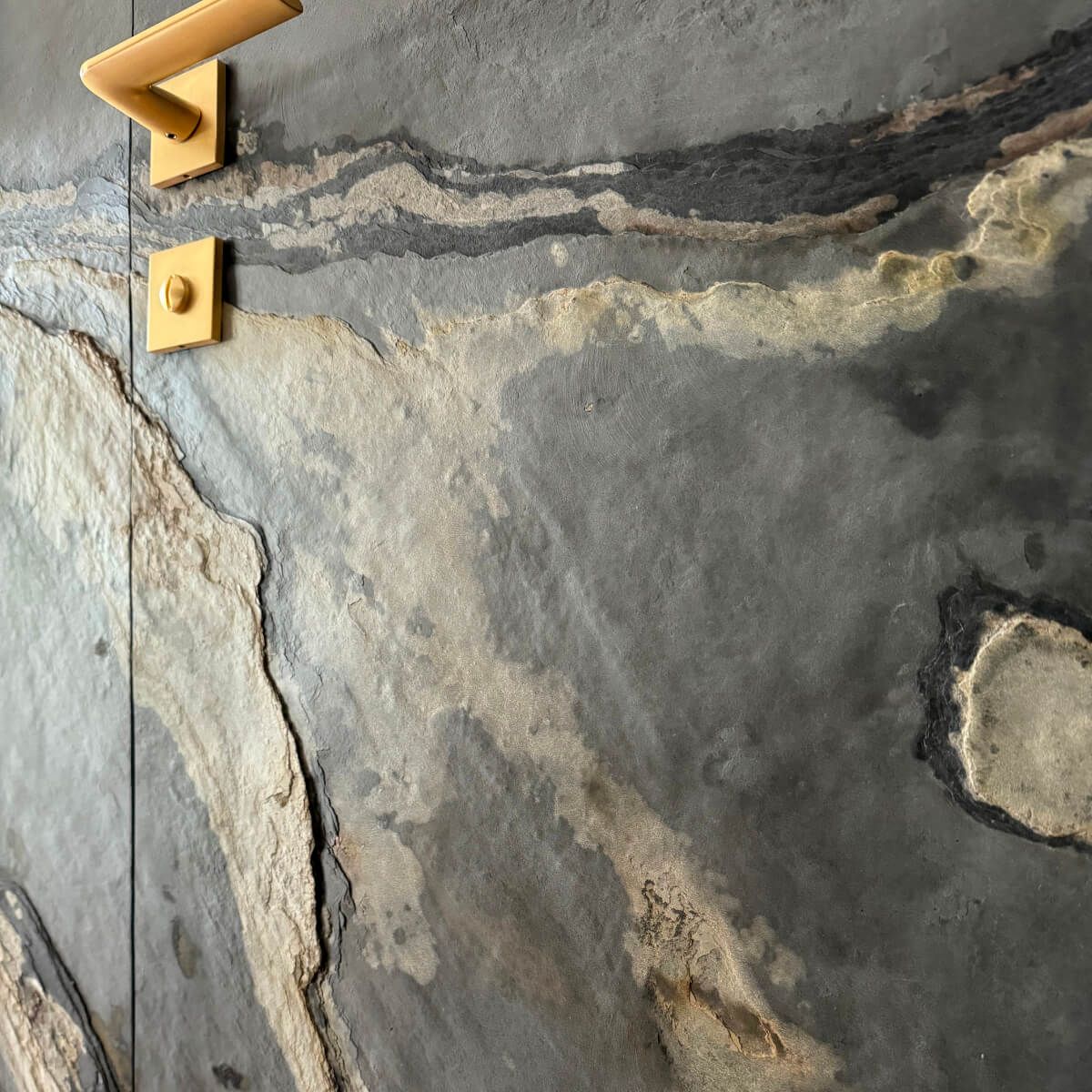 Kamień elastyczny Earthstone Clay 305x122x0,3 cm – kamień elastyczny na ścianę do łazienki