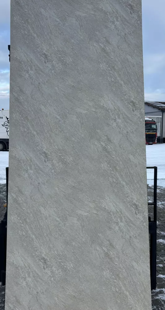 piaszczysty-kamien-mat-280-cm-x-122-cm (3) – aranżacja łazienki i szybka metamorfoza wnętrza